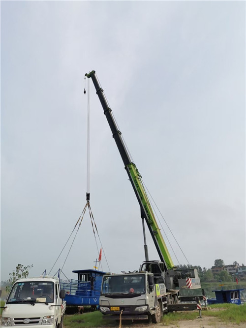 六枝特区桥梁建设吊装案例